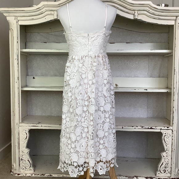 Boohoo Lace Dress - Picture 3 of 8